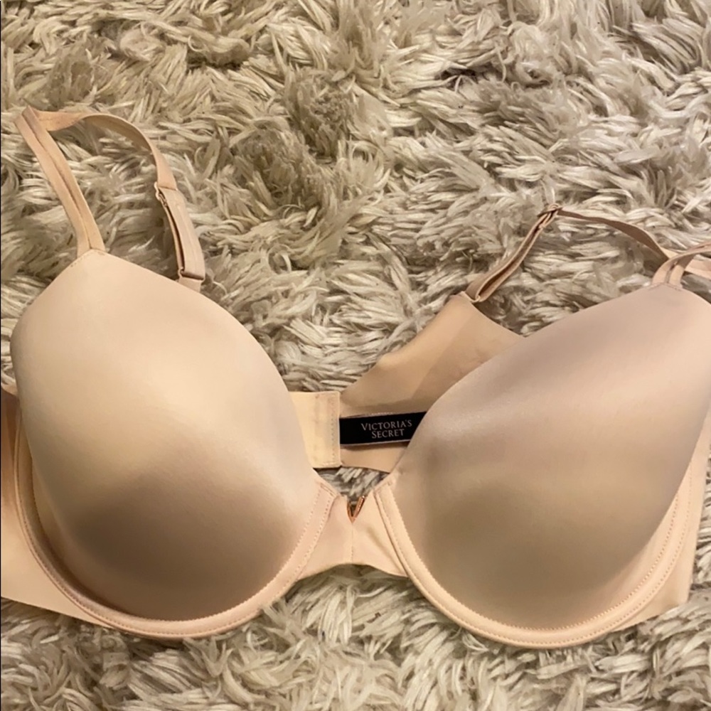 Victoria’s Secret lined Demi bra